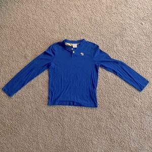 Kids size medium Abercrombie Embroidered Moose Long Sleeve Muscle Henley Tee